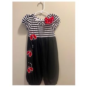 “Ladybug” pants romper! 🤍❤️🖤